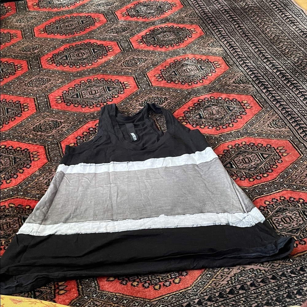 Gilda madani Black and Olive Sleeveless Top tunic
